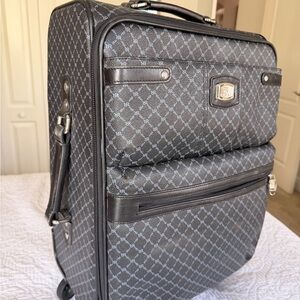 Rioni Moda Italia Signature Monogram Rolling Carry-On Luggage — Manhattan43 Smal